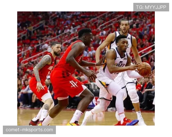 斯通斯中场角色与战术体系解析 斯通斯中场角色与战术体系解析